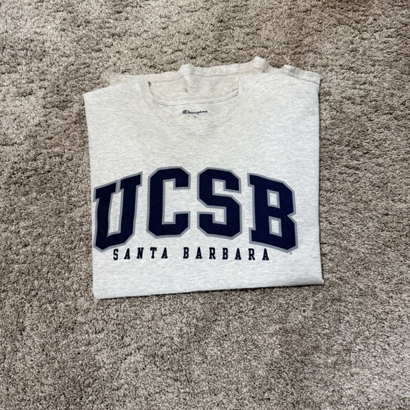 Champion UCSB Tee in Size XL. - Picture 4 of 10